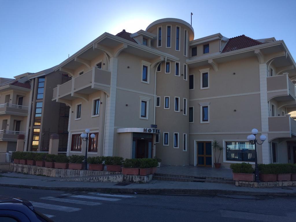 Aerhotel Phelipe SantʼEufemia Lamezia Exterior foto