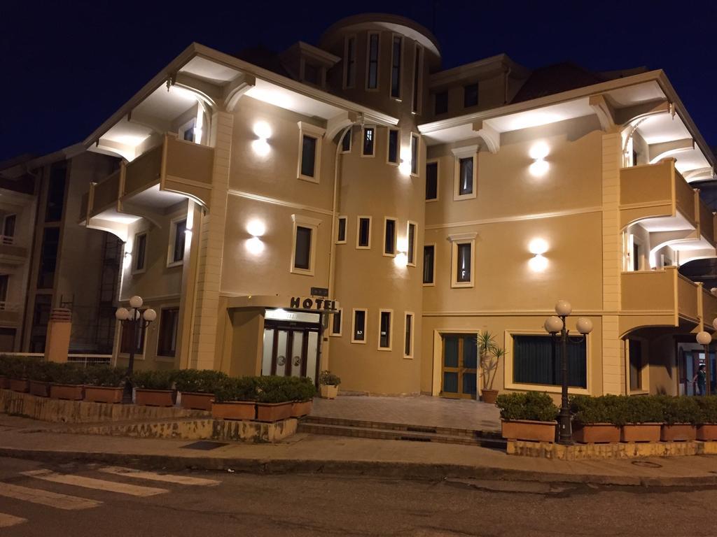 Aerhotel Phelipe SantʼEufemia Lamezia Exterior foto